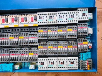 STYKAČ SIEMENS a ABB cena 4 euro - 2