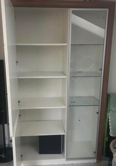 Predám vitrínu – veľmi dobrý stav - 2