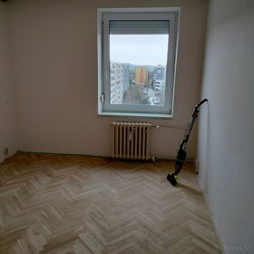 3 izbový byt v centre Levíc - 2
