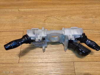 prepinacia packa RENAULT MEGANE III 255670019r 70€ - 2