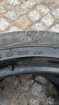 225/45 R19 - 2