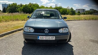 Volkswagen Golf 4 1.6 16v Benzín - 2