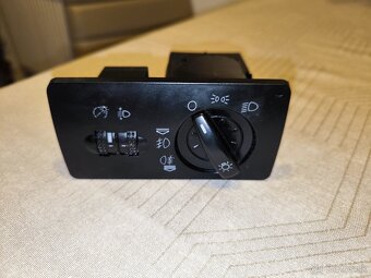 Spínač predných svetiel Škoda Fabia 1 - 2