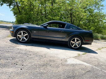 Ford MUSTANG 4.6V8 - 2