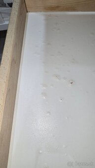 Prebaľovaci pult - 2