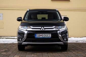 Mitsubishi Outlander 2.3 DI-D 4x4 AT6 (2017) - 2