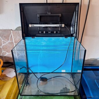 Akvárium 30l aj s príslušenstvom - 2