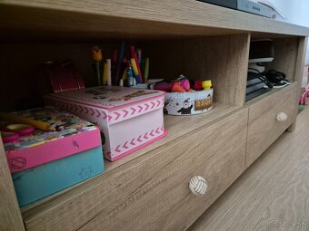Skrinka pod TV - 2