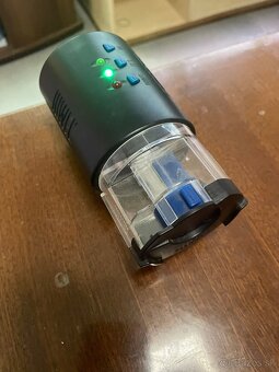 Predam automaticke krmitko Juwel - 2