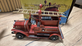 Retro hasičské auto a lietadlo - 2
