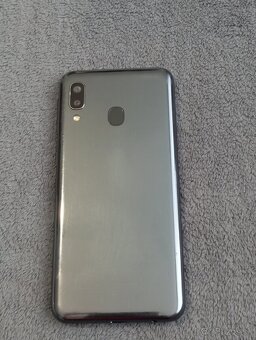 Samsung Galaxy A20e - 2