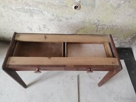 Starý suflikovy stolik - 2