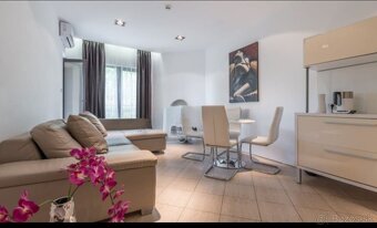 2 izbový apartmán s parkovacím miestom len pár metrov od plá - 2