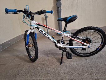 Predám detský bicykel 20kola Cube bielomodry - 2
