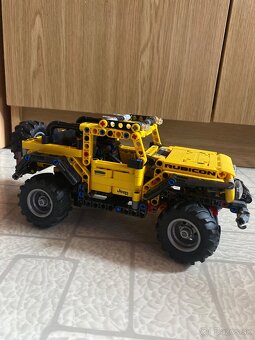 Lego Technic 42122 Jeep Wrangler - 2