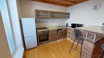 Prenajom 3-izbovy byt Nový Martin 690€ - 2