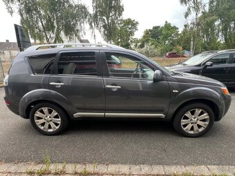 Mitsubishi Outlander 2.4 benzin 4x4 r.v 2008 7m xenon navi - 2