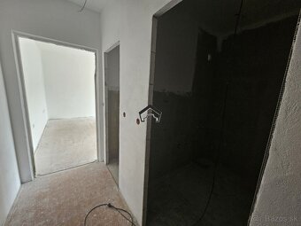 Na predaj 1-izbový byt s loggiou v Handlovej - 2