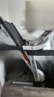 Predám profi bežecký 2 motorový pás Techfitness H 900 - 2