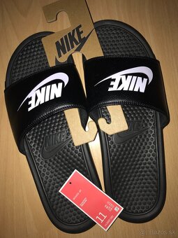 ŠĽAPKY NIKE BENASSI JDI veľ. 45 (UK 10) + darček - 2
