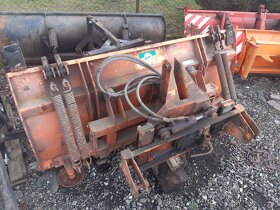 Čelní hydraulicky otočná radlica - 2