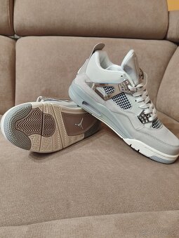 Jordan 4 Retro "Frozen Moments" - 2