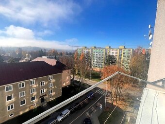 TOP LOKALITA - veľký 1i byt na Malinovského ul. v Brezne - 2