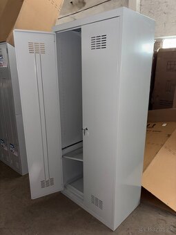 Skriňa pre upratovačky - 2