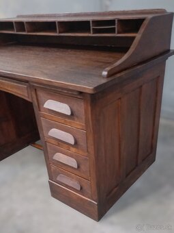 Staroẓ̌itný pisací stôl - 2