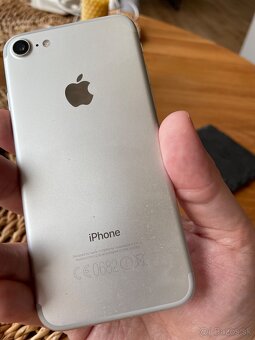 iPhone 7 - poškodený, funkčný - 2
