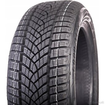 Goodyear UltraGrip Performance + 255/40 R20 101V - 2