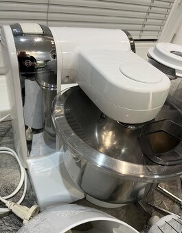 Bosch MUM 48CR1/05 kuchynský robot - 2