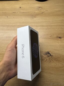 Apple iPhone 6 - Space Gray - 2