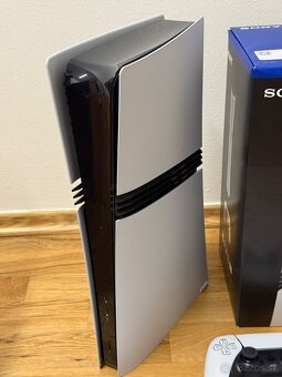 Playstation 5 Pro 2Tb + 2 ovládače - Super stav - 2