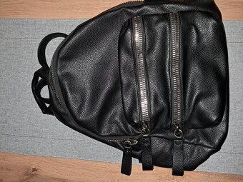 ČIERNY BATOH - 2