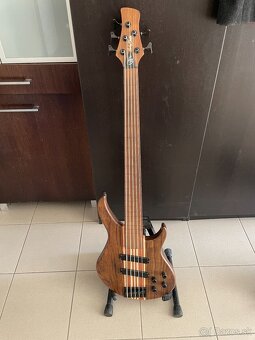 5 strunová bezpražcová basgitara Harley Benton HBZ-2005 - 2