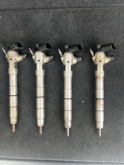 Predám vstrekovacie trysky D004LC3 / 04L130 277BF - 2