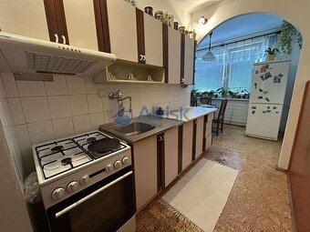 3-izbový byt 84m2 s balkónom, komorou a pivnicou na J.Palári - 2