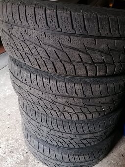 Predám zimné pneu 195/65 R-15 - 2