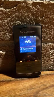 SonyEricsson W980 walkman mobil 8GB z roku 2008 - 2