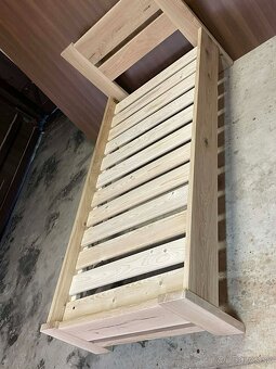 Masívna dubová posteľ 90 × 190 cm - 2