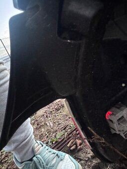 Predám kufrov dvere na e61 - 2