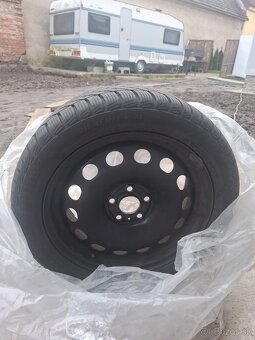 Zimne pneu 215/45 R16 - 2
