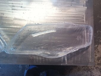 Sklo hlavného svetlometu - 2
