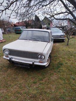 Predám dve auta Lada 2101 - 2