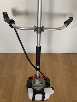 Kosacka na travu benzinova - 2