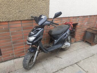 Skúter Peugeot - 2