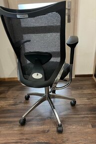 Ergonomická kancelárska stolička - 2