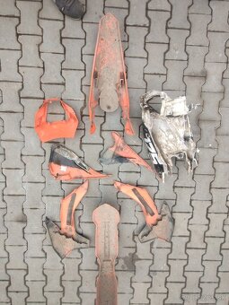 Ktm plasty Redbull - 2