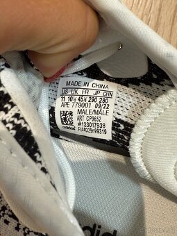 Yeezy boost 350 V2 “zebra” - 2